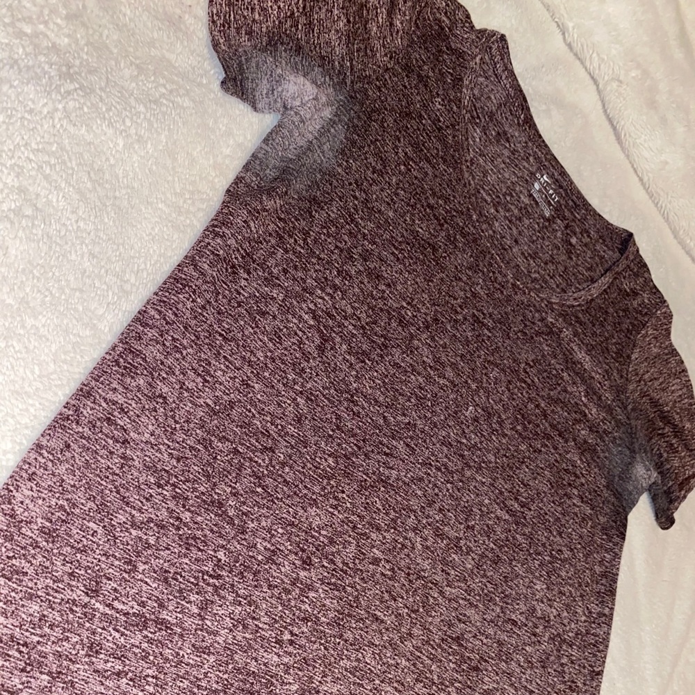 Nike women’s t-shirt !!